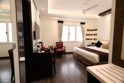 Hotel Grand Godwin Near New Delhi Railway Station- Free Airport Pick-Up