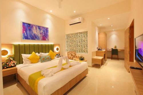 THE GRAND AMBASSADOR HOTEL