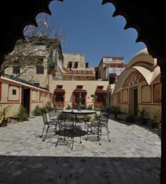 Rawla Mrignayani Palace