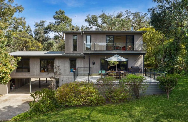 Golf Edge I Backs onto golf course! in Anglesea