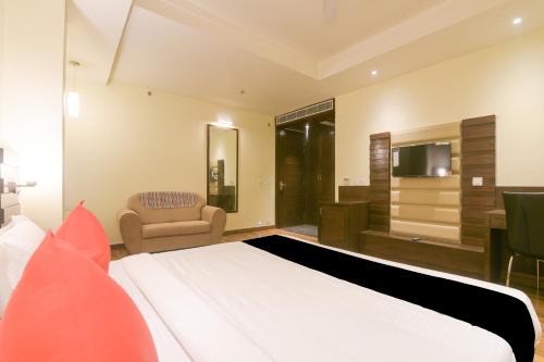 Capital O Hotel Shri 
